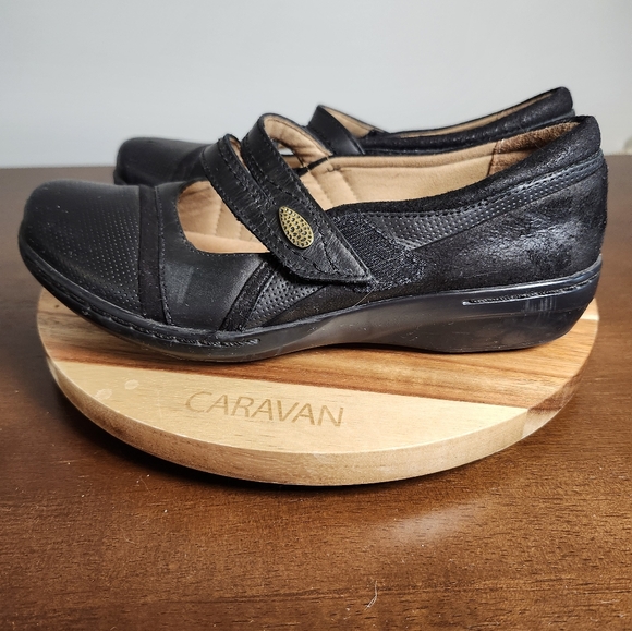 Size 7 Clarks shoes - Picture 6 of 6